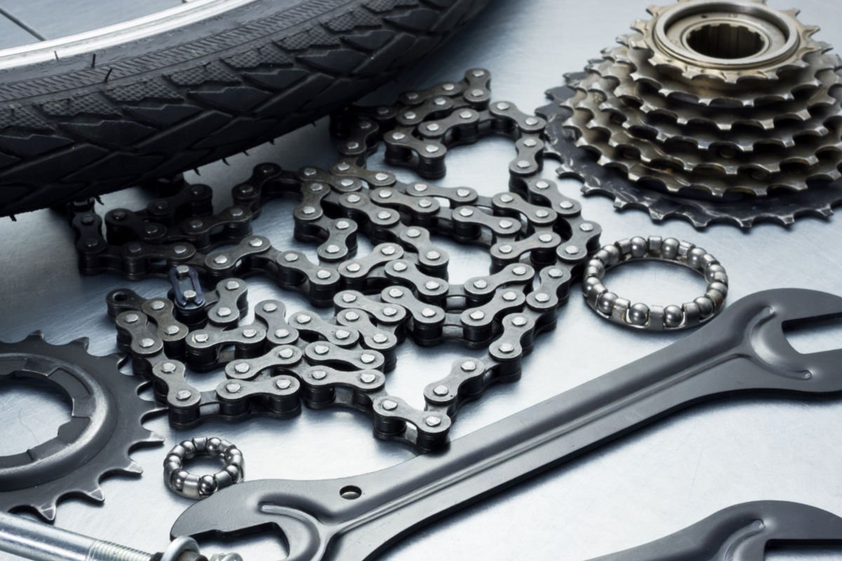 bike chain, cassette and tools