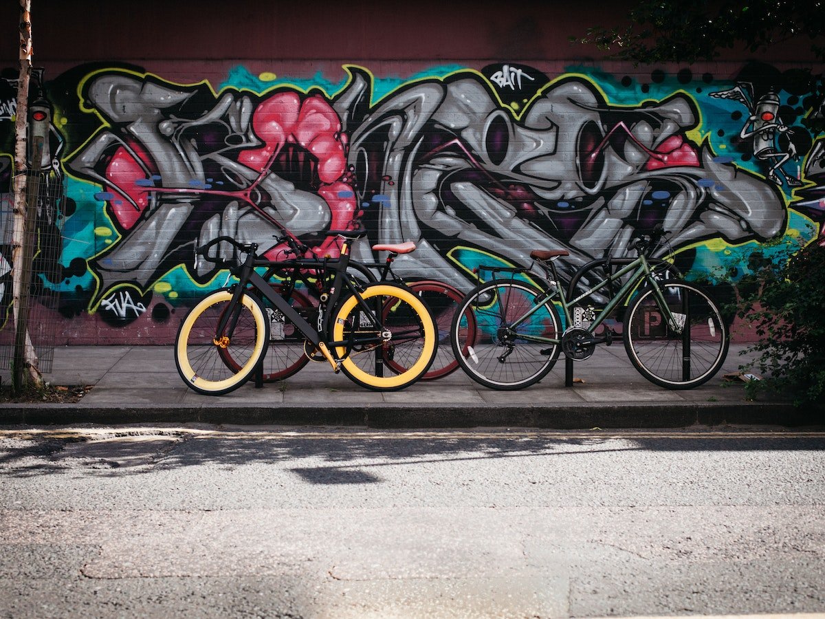 9 Advantages And Disadvantages of Road Bikes